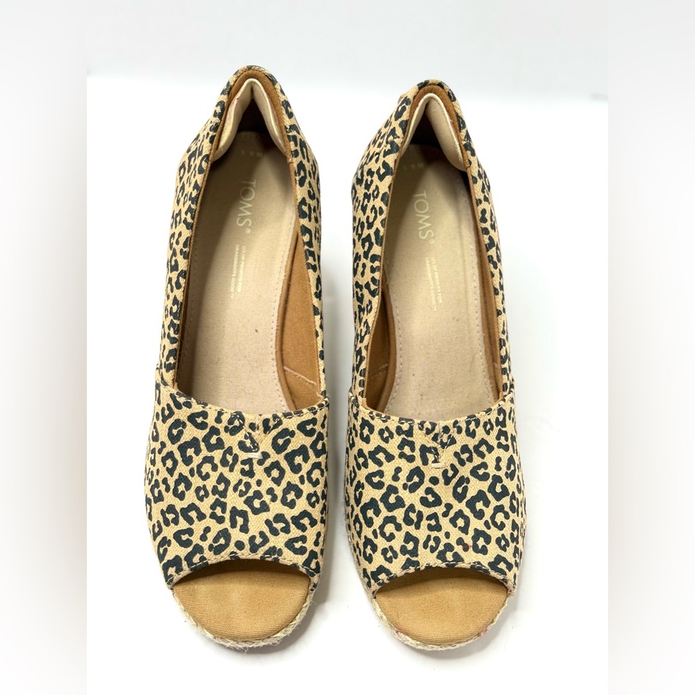 TOMS Tan and Black Leopard Peep Toe Wedge  Espadrilles Size 8.5